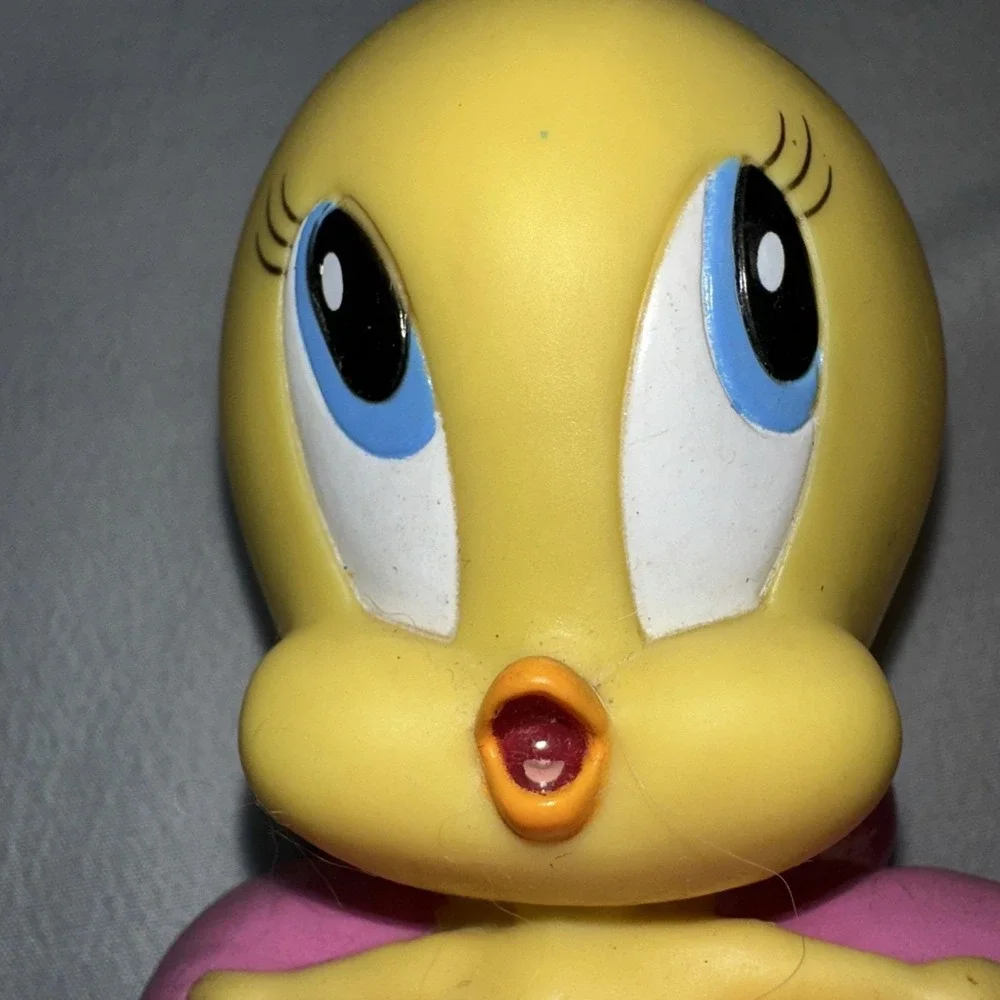 TWEETY BIRD in Flower Pot Looney Tunes Warner Brothers Plastic Vintage Rare 1998